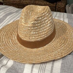 NWT Gigi Pip 100% straw hat with leather band